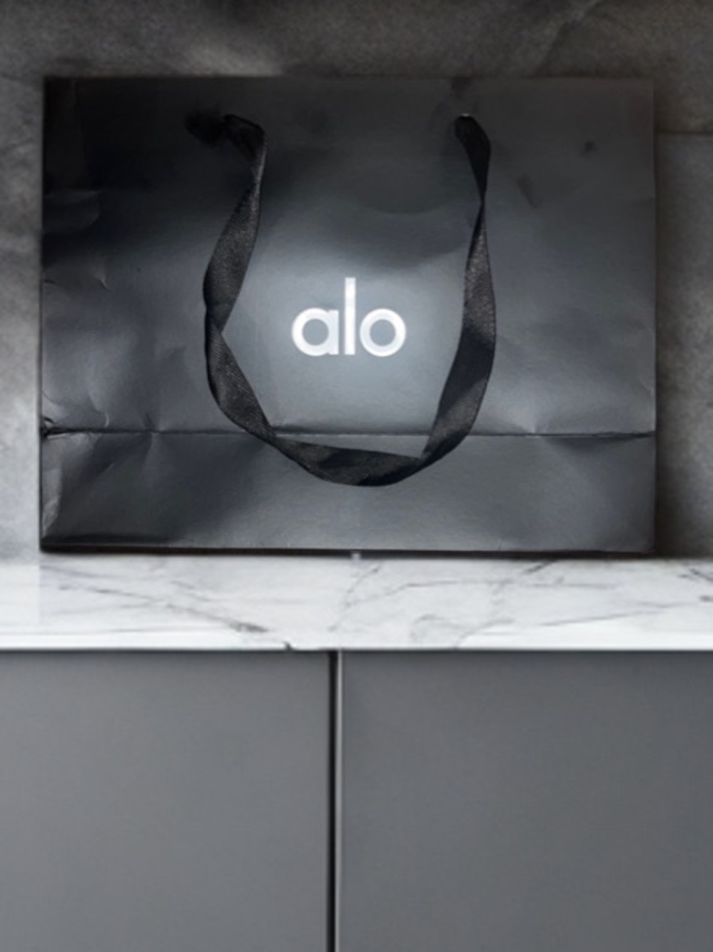 Alo Black Shopping Bag